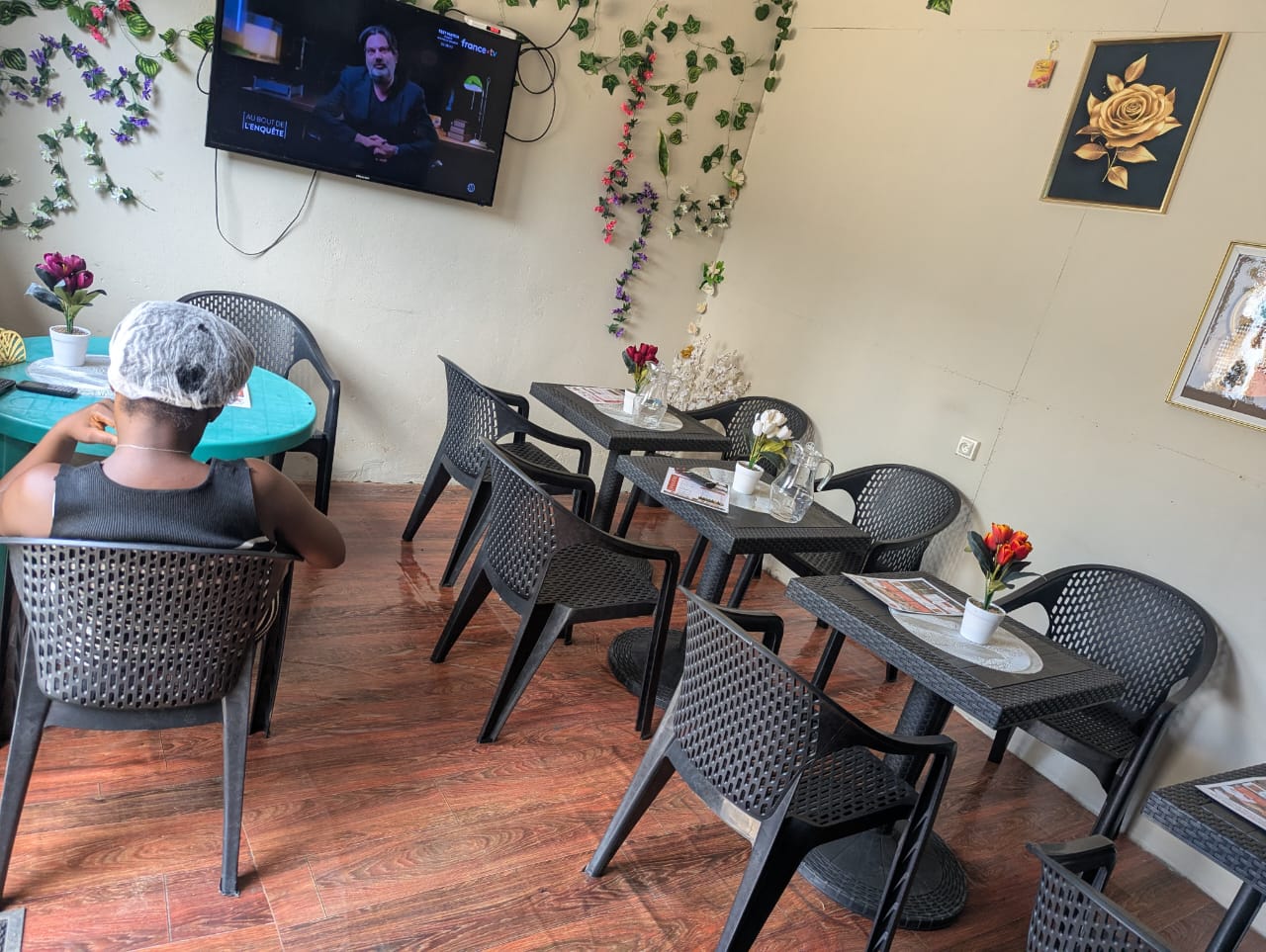 TIS Restaurant Ambiance